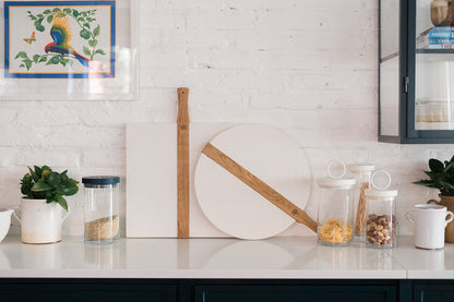 Pizza board, white round Italian, large.