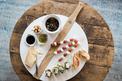 Pizza board, white round Italian, large.