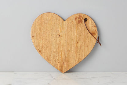 Charcuterie board, natural mod heart, small.
