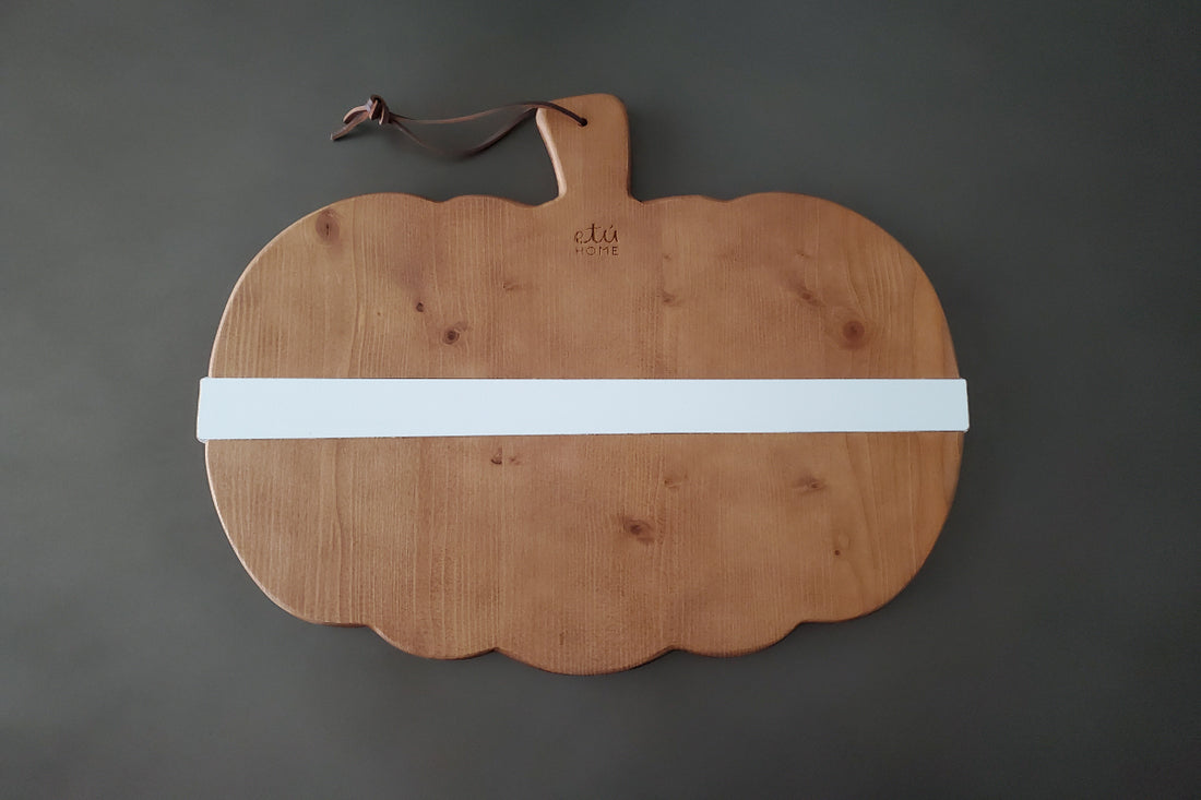 Mod Pumpkin Charcuterie Board Set - White and Natural