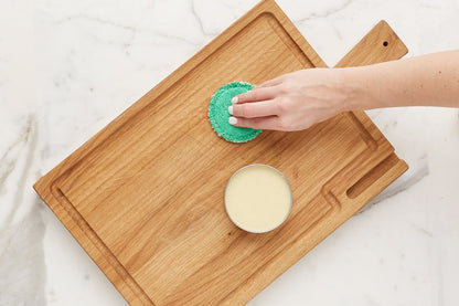 Carving board with wood oiling wax, oak German.